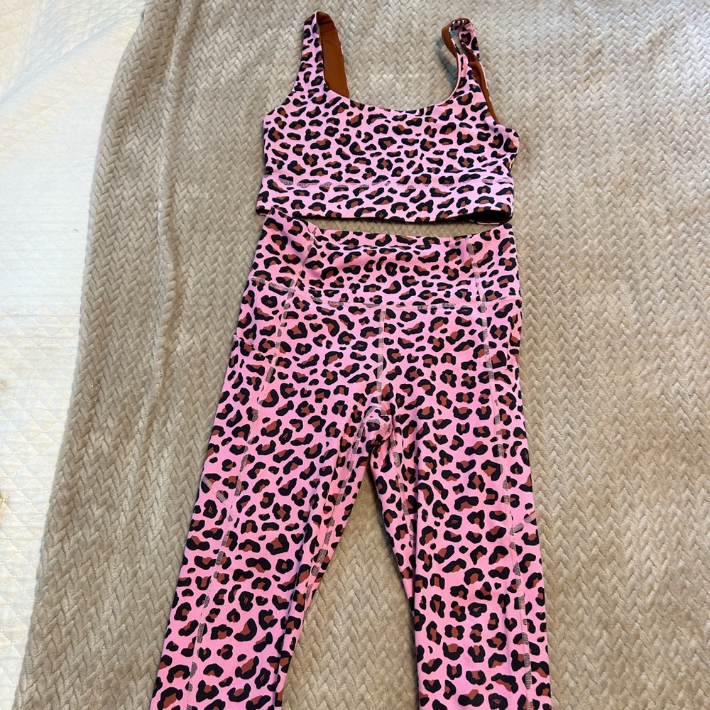 Fabletics pink and brown athletic wear with reversible top size small